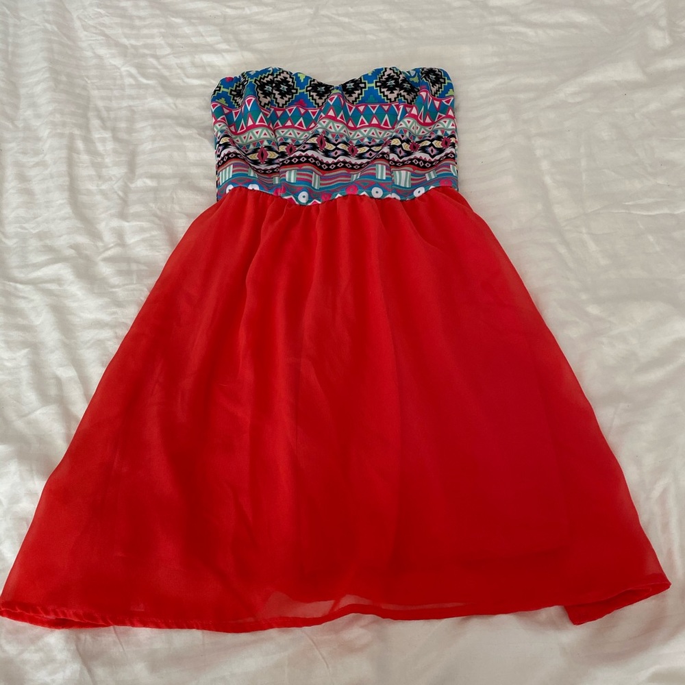 Strapless flowy pink dress